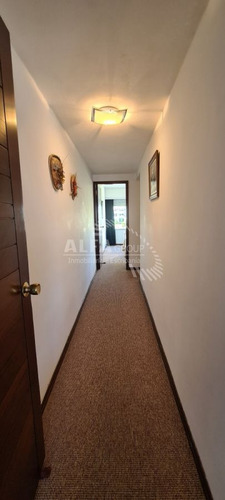 Imagen 10 de 25 de Apartamento En Venta En Punta Del Este, Mansa Frente Al Mar!