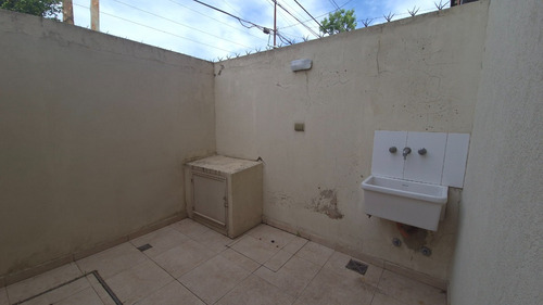 Importante Triplex Venta En Gonnet 505 Y 14