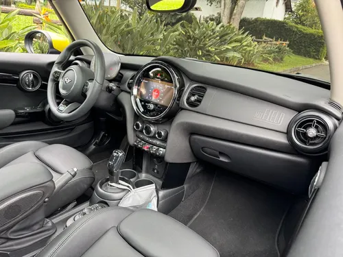 Mini Cooper S 2024 May Field