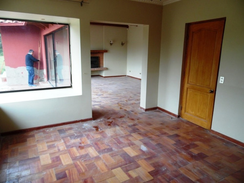 Sólida Casa En Condominio Con Seguridad