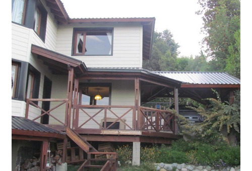 Imagen 2 de 10 de Hermosa Y Comoda Casa Con Vista Al Lago 3 Dormitorios + Depa