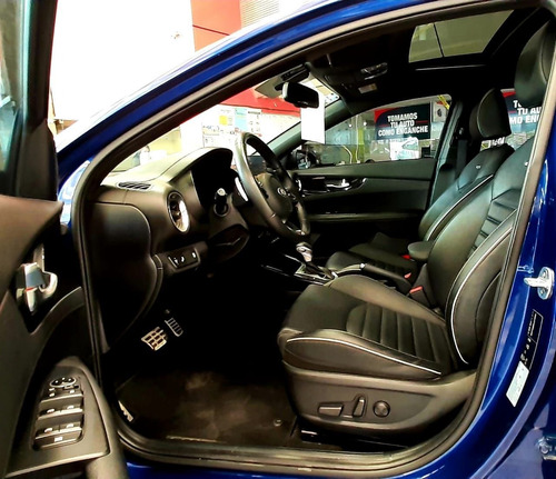 Imagen 12 de 15 de Kia Forte 2020 2.0 Gt Line 4p At
