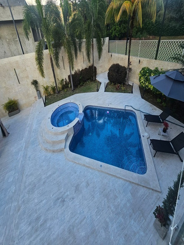 En Venta Lujosa Villa En San Diego Country Club Con Vista Al Campo Del Golf Y Acceso Directo.