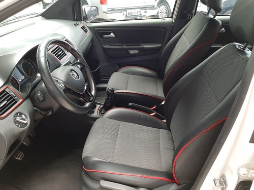 Volkswagen Fox 2016 1.6 Rock In Rio Total Flex 5p