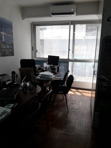 Oficina En Plaza Independencia, Varios Ambientes