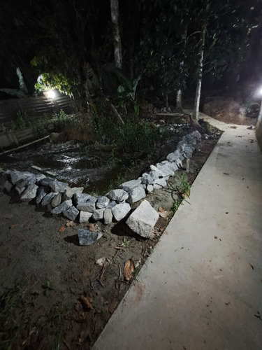 Sitio Rico Em Agua, Com Nascente, Rio Dentro E Lago De Peixes