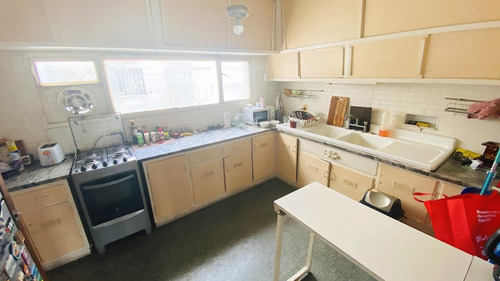 Imagen 11 de 17 de Venta De Apartamento Cuatro Dormitorios En Centro Garaje