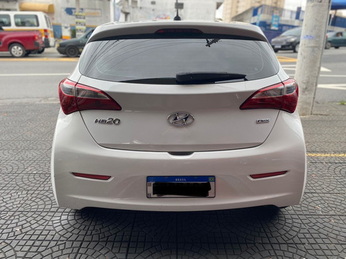 Imagem 4 de 10 de Hyundai Hb20 1.0 Comfort Plus 12v 2015