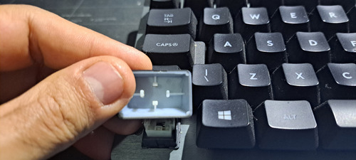 Teclado Logitech G413 Carbon Preto (Usado)