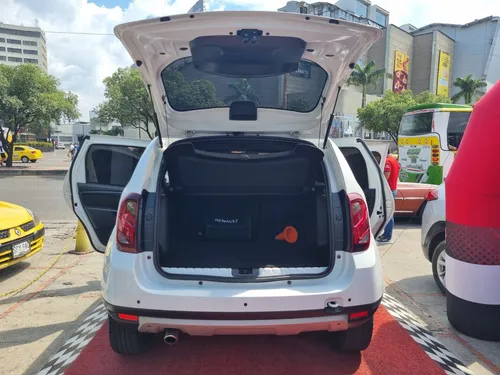 Renault Duster DYNAMIQUE 2.0 MT