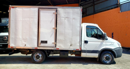Iveco Daily 35s14 - 2015 (caminhonete)