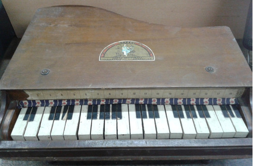 Imagen 1 de 5 de Piano Infantil De Madera Orfeo * 1940 *