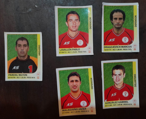 5 Figuritas Recortadas De  ** Huracan ** Clausura 2005