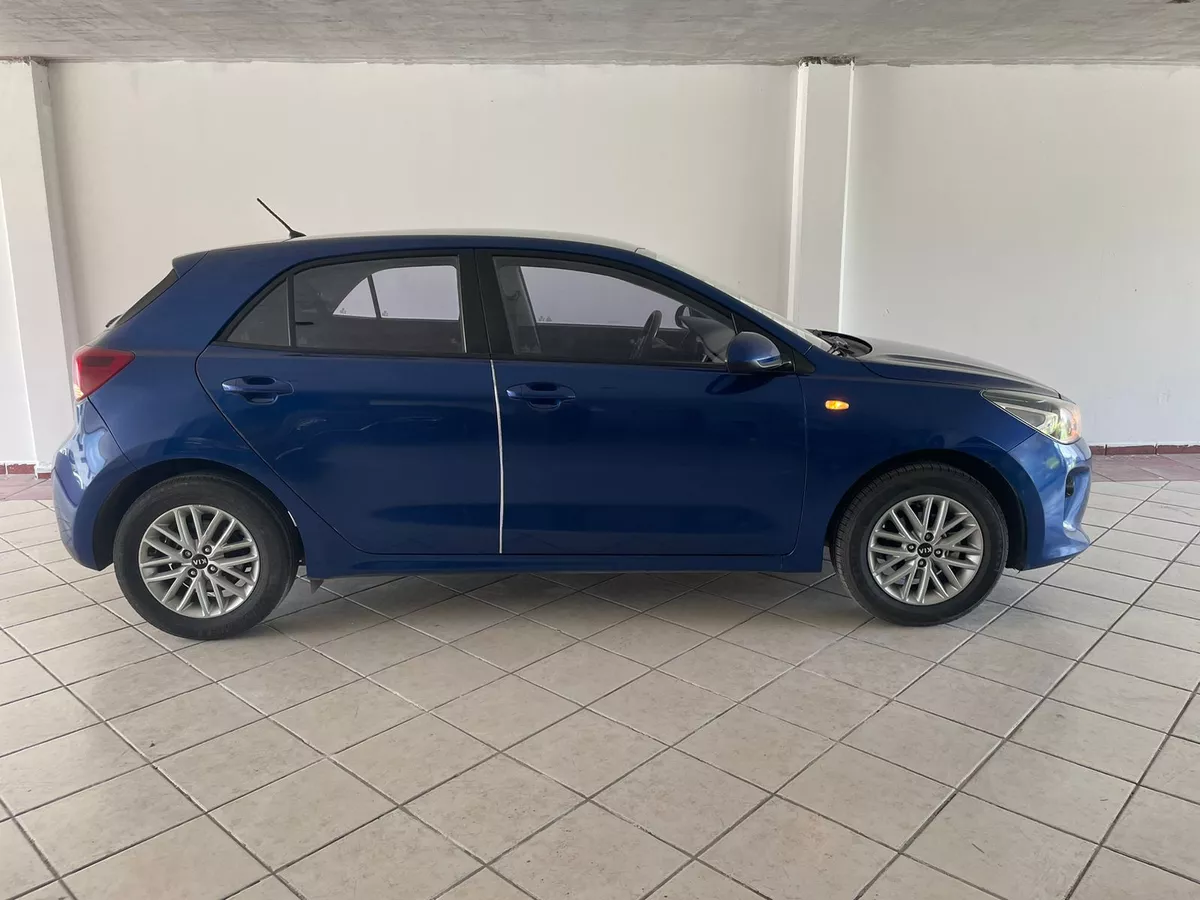 Kia Rio 5 Pts. Hb Lx, Tm6, Ve, F. Niebla, Ra-15 (línea 2018