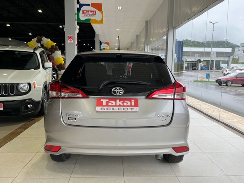 Imagem 5 de 10 de Yaris Xl 1.3 Flex 16v 5p Aut.