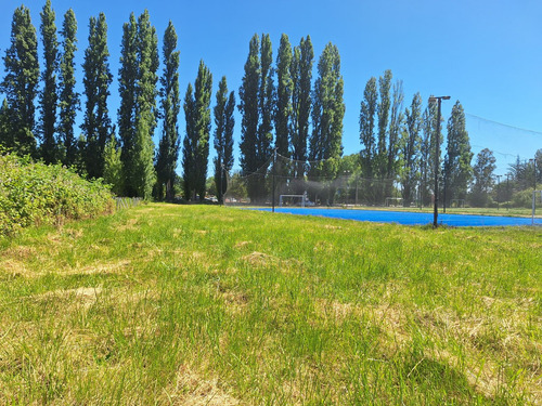 Vendo Recinto De 5 Canchas De Pasto Sintético En Los Ángeles