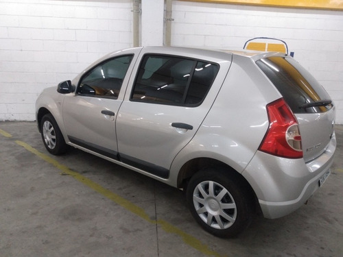 Imagem 3 de 8 de Renault Sandero 2011 1.0 16v Expression Hi-flex 5p