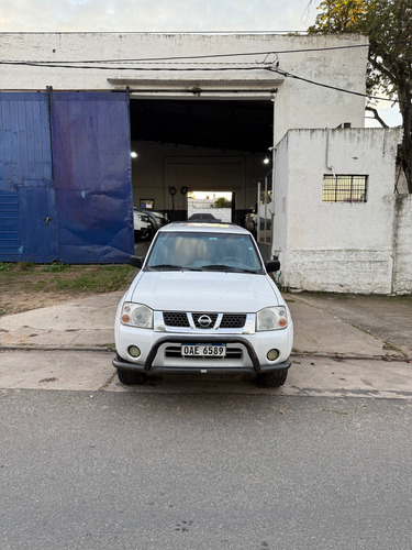 Nissan NP300 2.4 Doble Cabina 4x4 Mt