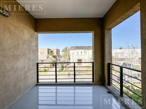 Casa En Venta Sobre Lote Interno En Los Alisos, Nordelta