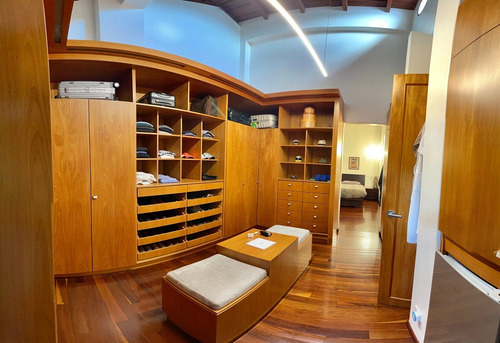 Casa Remodelada En Venta En La Floresta