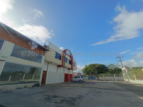 Local Comercial En Venta Prolongación Av Aragua 24-688 Hc