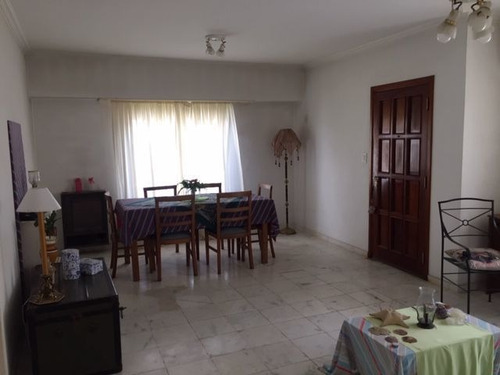 Imagen 3 de 16 de Lobos Casa Céntrica Plaza Tucumán