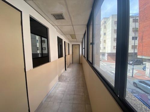Imagen 8 de 11 de Se Vende Edificio Industrial 700m2 3h/9b Chacao 4066. Nb