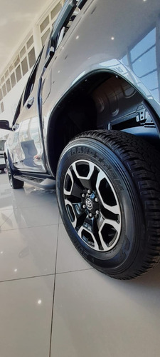 Imagen 4 de 16 de Toyota Hilux 4x2 Dc Srx 2.8 Tdi 6 At 2022