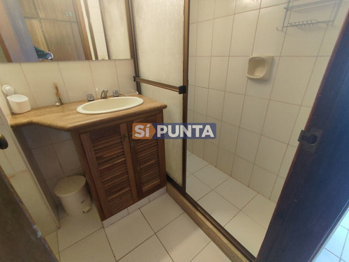Imagen 23 de 27 de Apartamento En Venta 2 Dormitorios, Frente A Playa El Emir