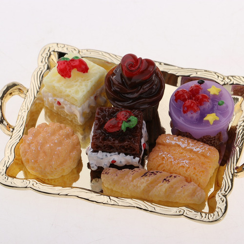 Ha Juegos De Pastel De Casa De Muñecas Dorado