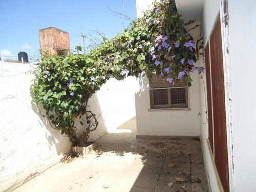 Los Naranjos Excelente Vivienda Sobre Calle Principal , Zona Comercial