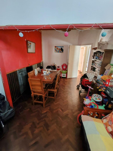 Casa En Venta De 3 Dormitorios A Refaccionar
