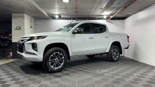 Mitsubishi L200 2.4 Dakar At CRS