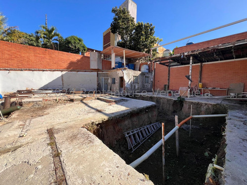 Terreno-casa Para Reconstruir En Venta En El Hatillo. Mls#24-14771. Ch.