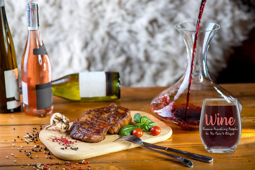 Vinho Porque Dar Um Soco Na Cara Das Pessoas É Ilegal Copo D