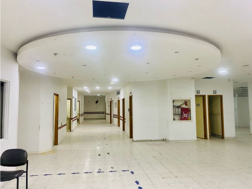 Se Arrienda Local Y Oficina Para Consultorios Eps O Ips