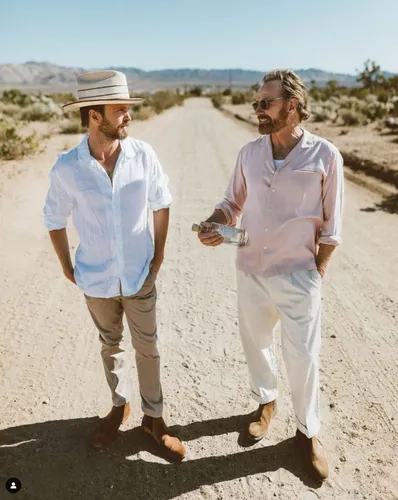 Dos Hombres Mezcal Aaron Paul E Bryan Cranston Breaking Bad Dos Hombres Mezcal Aaron Paul E Bryan Cranston Breaking Bad