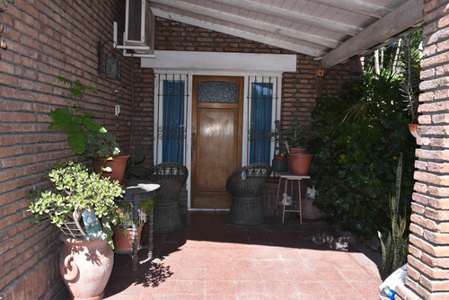 Oportunidad. Casa En Venta En La Mejor Zona De San Miguel