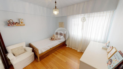 Departamento En Venta, 4 Ambientes, Con Cochera Y Baulera. Vicente López, Sobre Avenida Libertador.