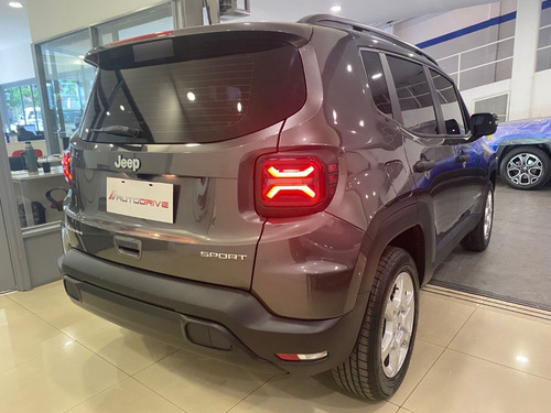 Imagen 22 de 25 de Jeep Renegade Sport H