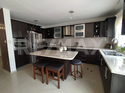 Imagen 3 de 14 de Re/max 2mil Vende Townhouse En Urb. Tierra Del Sol - Isla De Margarita