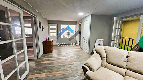 Qval Vende Espectacular Casa De 2 Pisos Con Recepción Comerc