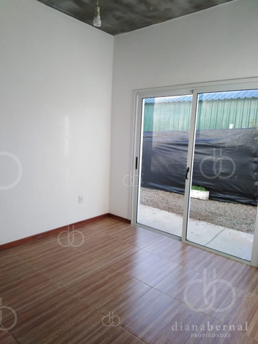 Imagen 8 de 20 de Punta Del Este, Apartamento En Pinares Con Estufa Y Parrillero Propio.- Ref: 54557
