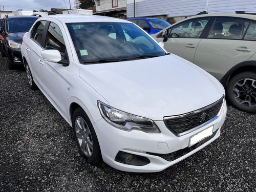 Imagen 12 de 14 de Peugeot 301 Allure Hdi 1.6