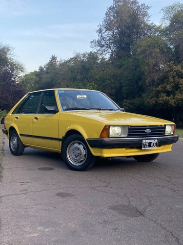 Imagen 1 de 10 de Ford Laser Gl