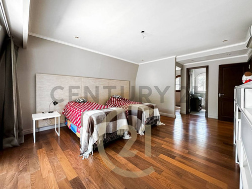 Casa Estilo Frances En Barrio Saint Thomas