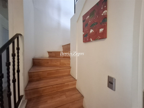 Casa En Venta De 4 Dorm. En Lo Barnechea Jumbo Pie Andino