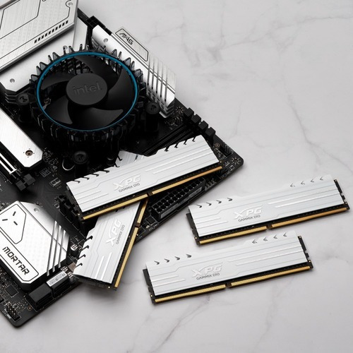 Imagen 3 de 10 de Memoria Ram Ddr4 8gb 3200 Mhz Gamer Adata Xpg D10 Cl16 White