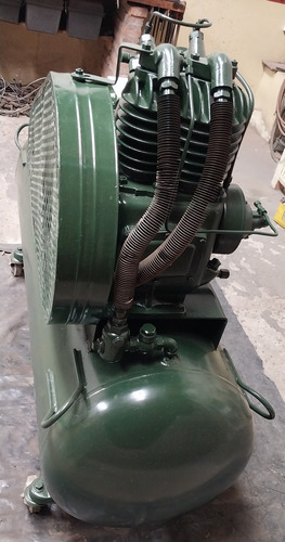 Compresor 5.5 Hp - 300 Litros Verde Oscuro 50 Hz Trifásica (Usado)