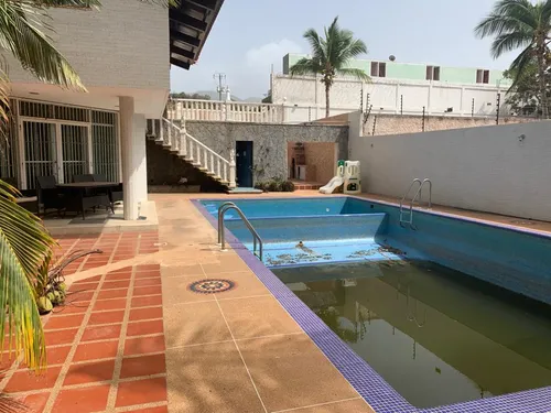 Quinta En Playa Grande